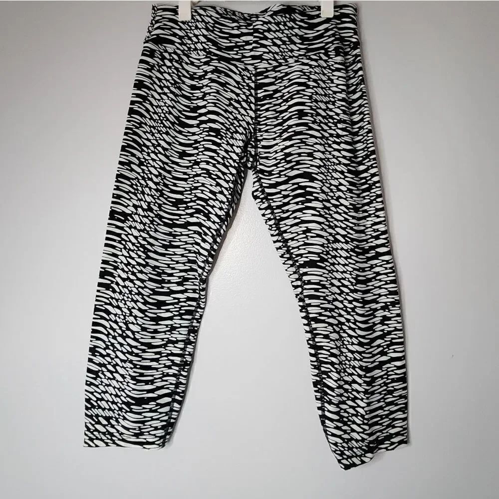 Calvin Klein Performance Quick Dry Cropped Zebra Casual Leggings Womens Size M
